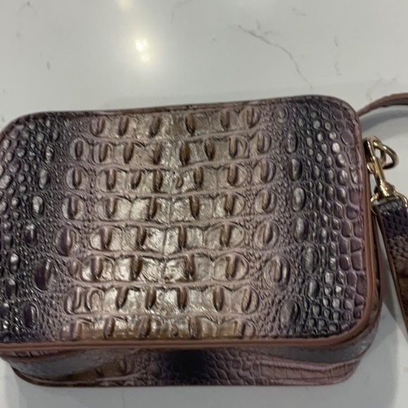 NWOT Elegant Brown Crocodile-Embossed Vinyl Women's Bag - Picture 2 of 6